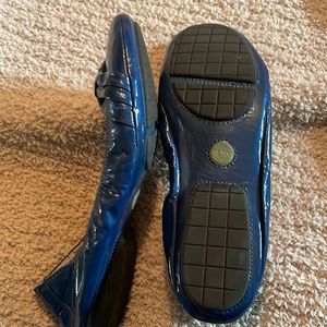 Women’s size 14M blue patent leather ballet flats me too brand